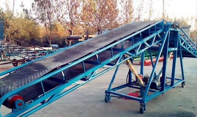 大倾角皮带输送机的结构介绍