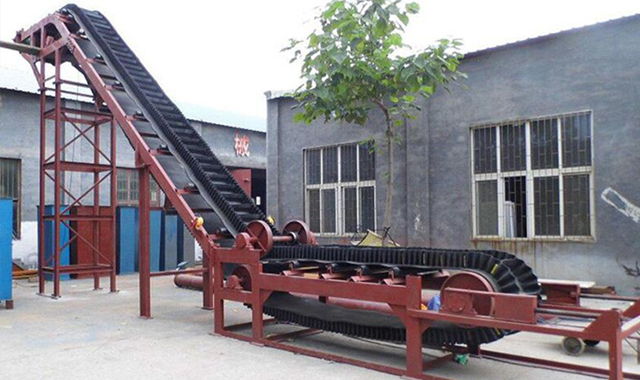 大倾角皮带输送机散称物料的持续输送